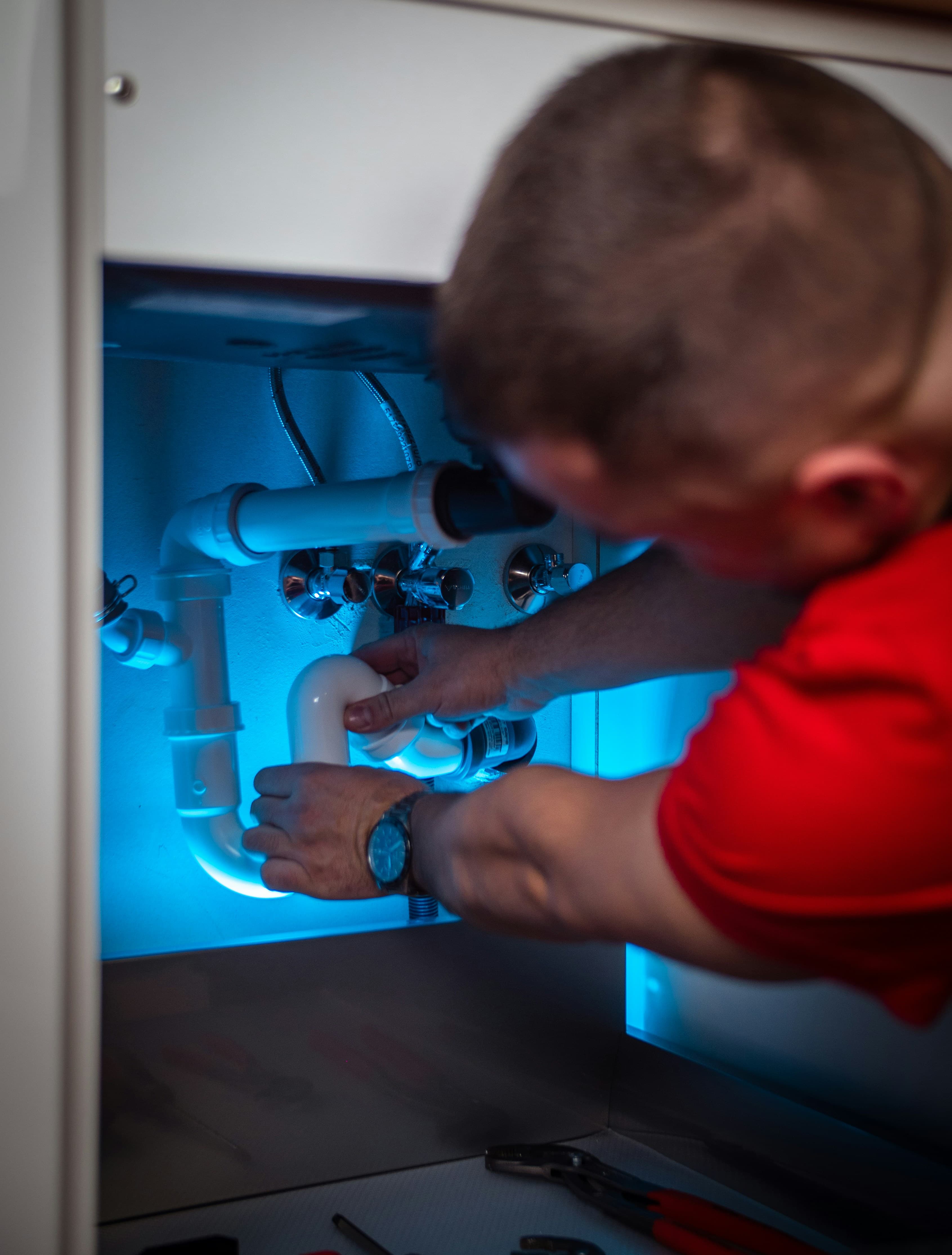 How does a power flush work?